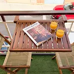 아파트 Modern 2 Bedroom Close To Center