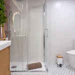 아파트 Modern 2 Bedroom Close To Center