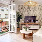 아파트 Modern 2 Bedroom Close To Center *