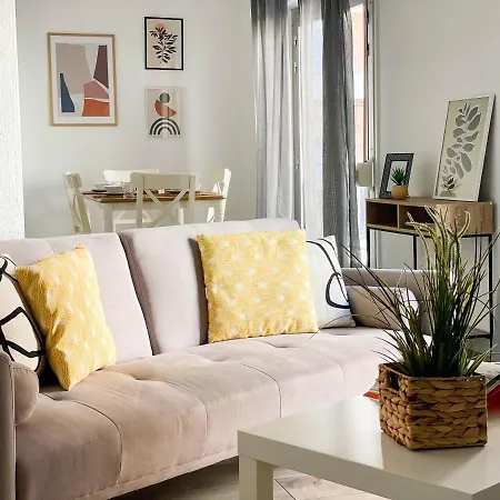 Modern 2 Bedroom Close To Center Appartement